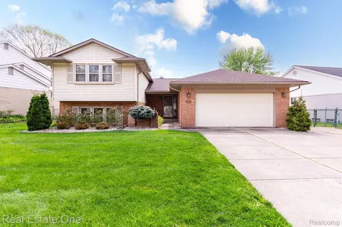 26349 S Susan St E, Taylor, MI 48180