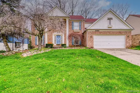 30681 Sunderland Dr, Farmington Hills, MI 48331