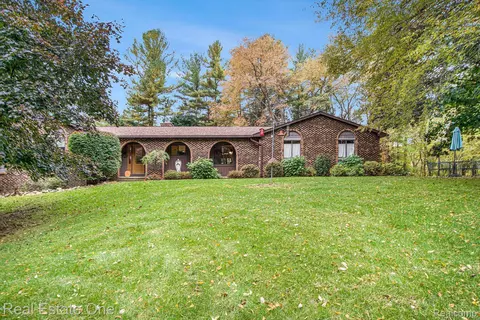 3620 Embassy Dr, Marion, MI 48843