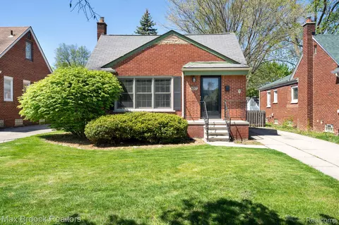 497 Coolidge Rd, Birmingham, MI 48009