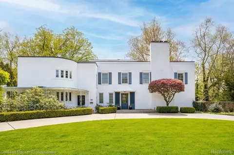 25 Fisher Rd, Grosse Pointe, MI 48230