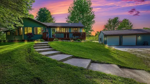 3462 Farley Rd, Almont, MI 48003