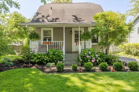 2431 Mckinley St, Ypsilanti, MI 48197