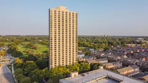 5000 Town Ctr #1206, Southfield, MI 48075
