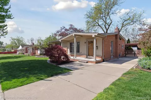 7361 Plainfield St, Dearborn Heights, MI 48127