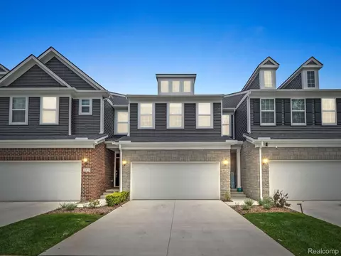 4825 Glenora Dr, Orion, MI 48359