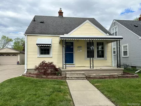 1377 Arbor Ave, Monroe, MI 48162