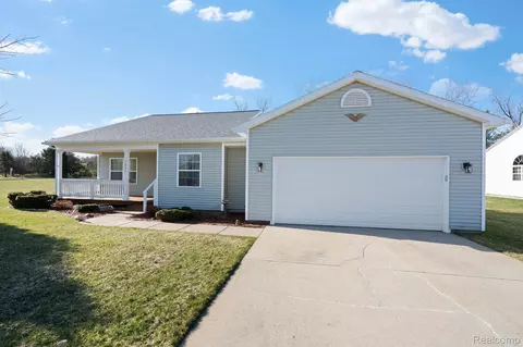 3527 Glen Meadows Dr, Gaylord, MI 49735