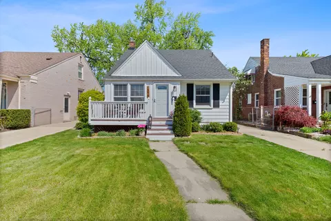 1070 Oxford Rd, Berkley, MI 48072