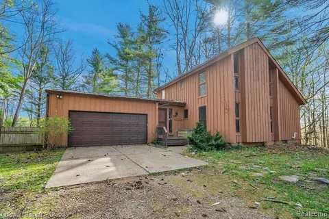 2720 Oak Grove Rd, Deerfield, MI 48461