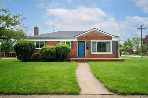 3781 Lodge Ln, Trenton, MI 48183