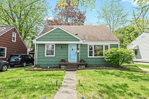 1094 Lester Ave, Ypsilanti, MI 48198