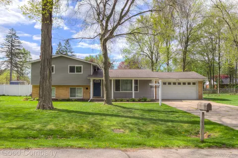 8890 Goodale Ave, Utica, MI 48317