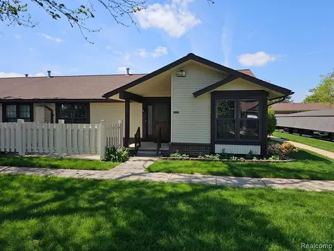 40239 Newport Dr #323, Plymouth, MI 48170