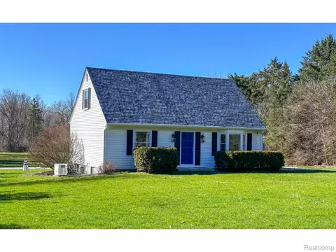 20660 Armada Ridge Rd, Armada, MI 48005