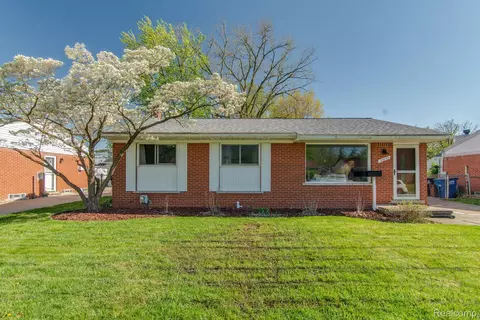 33053 Melton St, Westland, MI 48186