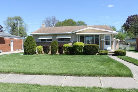 32532 James St, Garden City, MI 48135