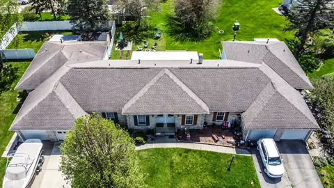 5221 Highland Shore Dr, Mount Morris, MI 48433