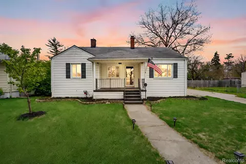 21421 Cyman Ave, Warren, MI 48091