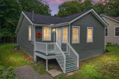 351 Granda Vista Dr, Milford, MI 48380