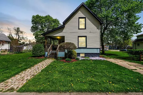 108 S Walker St, Capac, MI 48014