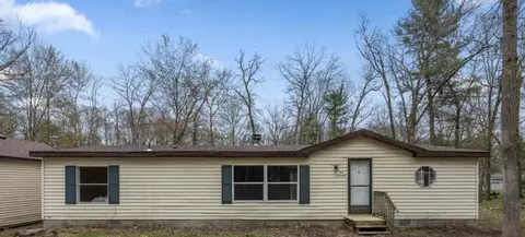 8958 Chippewa Trl, Reynolds, MI 49329