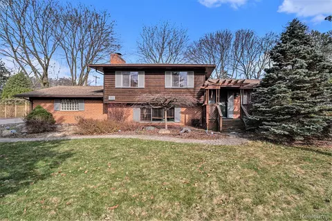 315 Randolph Rd, Rochester Hills, MI 48309