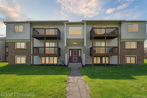 30070 W 12 Mile Rd #125, Farmington Hills, MI 48334