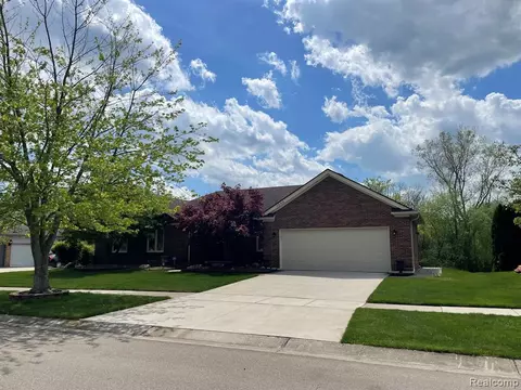 2880 Wakefield Dr, Canton, MI 48188