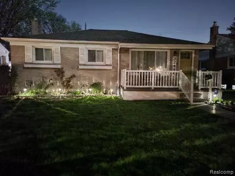 32446 Avondale St, Westland, MI 48186