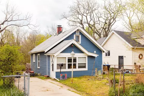 15119 Grayfield St, Detroit, MI 48223