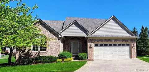 3991 Camden Dr, Sterling Heights, MI 48314