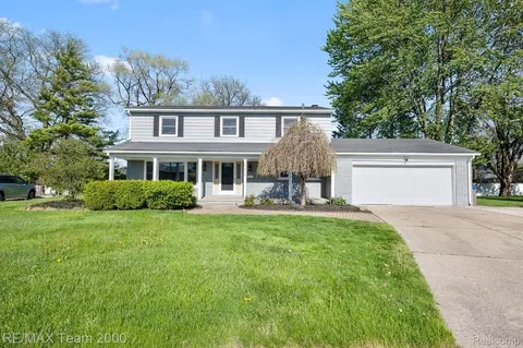 29232 Lorraine Ave, Warren, MI 48093