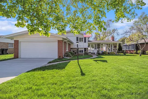 1630 Evergreen St, Trenton, MI 48183