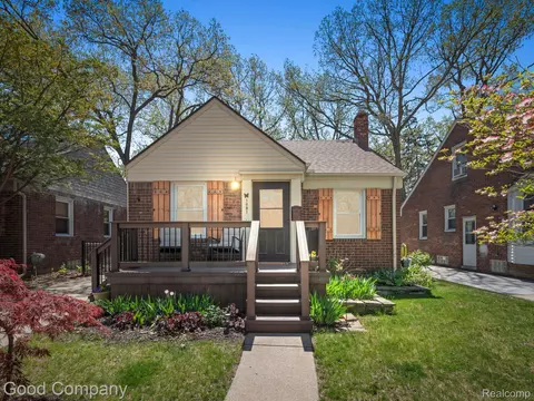 1081 Marshfield St, Ferndale, MI 48220