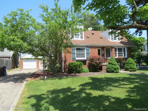 772 Burroughs St, Plymouth, MI 48170