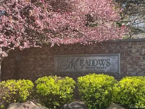 8308 Misty Mdw, Grand Blanc, MI 48439