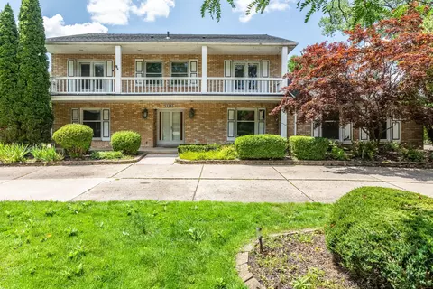 22683 Chatsford Circuit St, Southfield, MI 48034