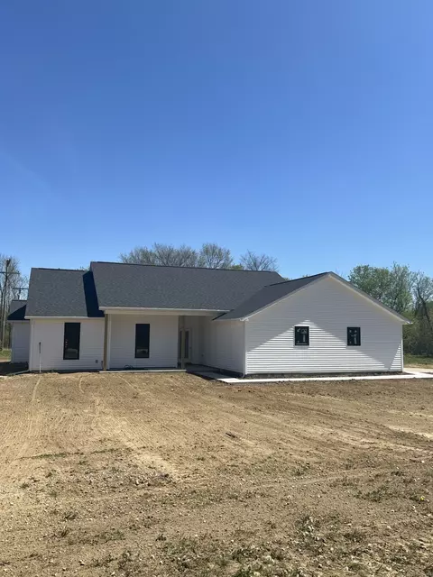 6580 Gleaner Hall Rd, Deerfield, MI 48461