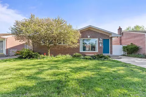 22253 Wohlfeil St, Taylor, MI 48180