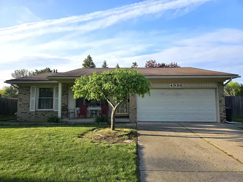 4996 Foxcroft Dr, Troy, MI 48085