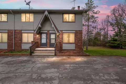 23370 N Dixboro Rd, Lyon, MI 48178
