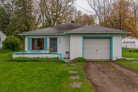 820 Bretton Rd, Delta, MI 48917