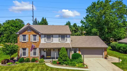 41988 Baintree Cir, Northville, MI 48168