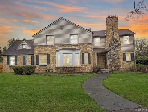 26660 Meadowbrook Way, Lathrup Village, MI 48076