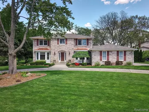 5145 Aintree, Rochester, MI 48306