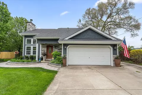 110 Bevins St, Holly, MI 48442