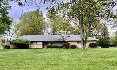 29476 Briarbank, Southfield, MI 48034