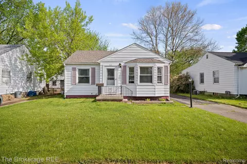 545 Burroughs Ave, Flint, MI 48507 photo 1