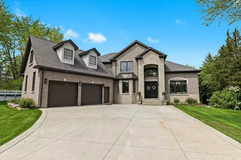 47 E Lovell Dr, Troy, MI 48085